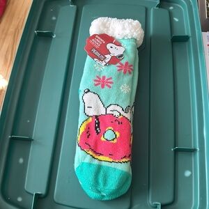 Snoopy Sherpa lined socks new with tag